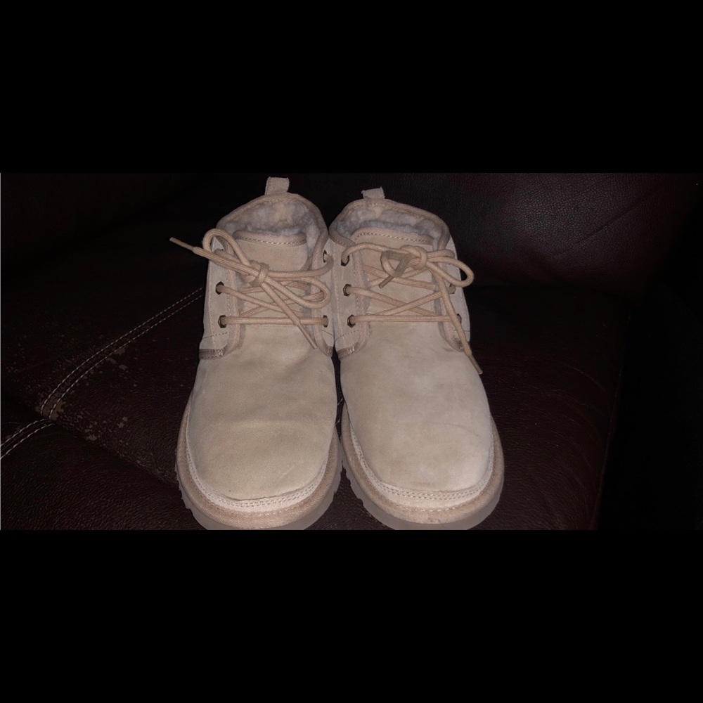 Women’s Tan neumel uggs